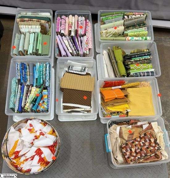 Small Totes with Folded Fabrics, SKID NOT INCLUDED image