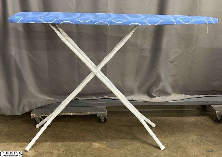 Ironing Board - Does not collapse - 52" x 36" image
