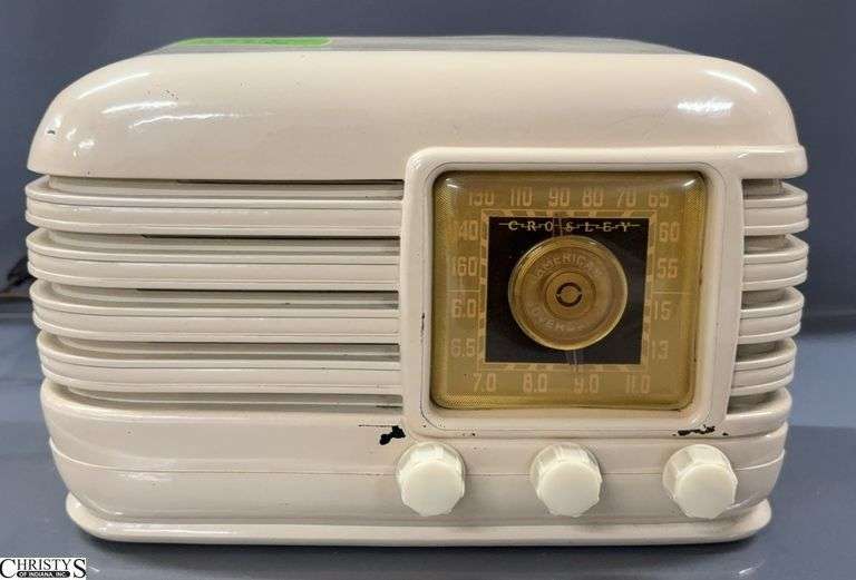 1950 Crosley White Bakelite Radio - 11.5" x 6" x 7.5" image