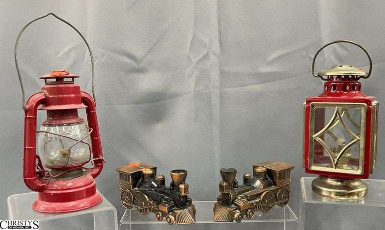 Railroad Engine Bookends, Red Lanterns 9" image