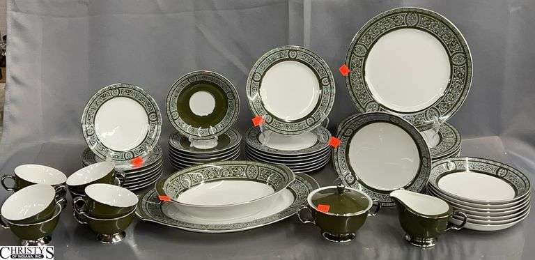 Forest Damask China Service - Approx 50 pcs - 10.5" of dinner plate image
