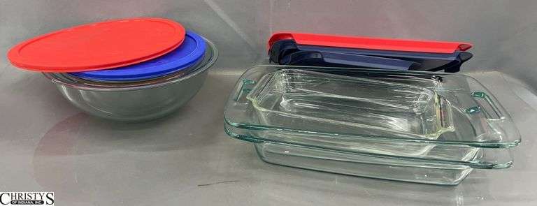 Pyrex Glass Mixing Bowls, Baking Dishes w/ Lids - 9" x 12" of largest image