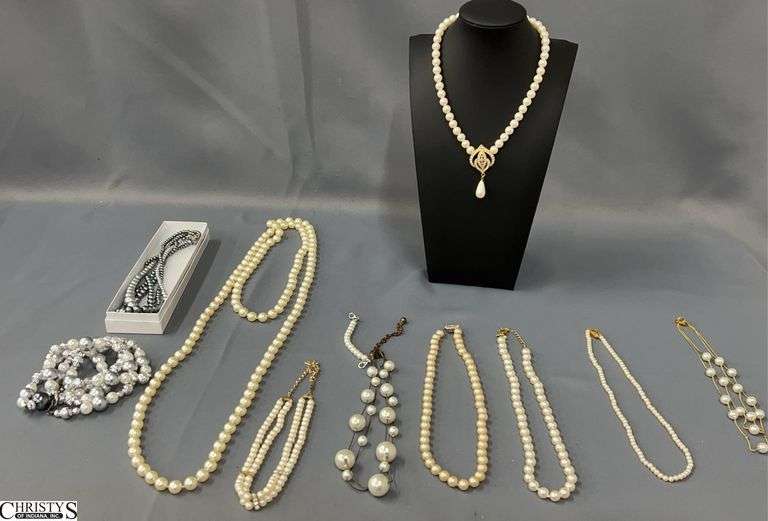Assorted Ladies Pearl Necklaces - 28" of longest strand image