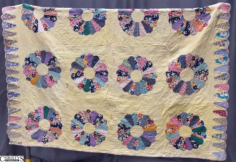 Dresden Plate Handmade Quilt - 71" x 92" - some wear image
