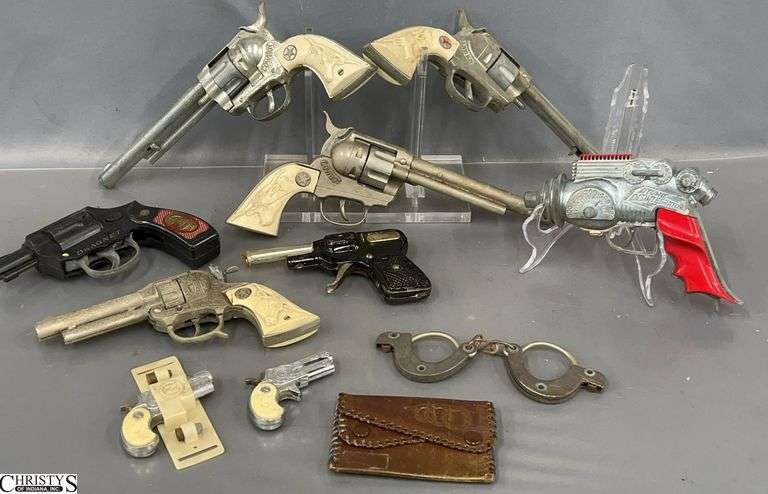 Vintage Toy Character Guns, Dragnet, Atomic Disintegrator, Air Pop, Hand Cuffs, And Other Toys Pistols image
