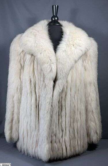 Vintage Ladies Fox Fur Coat - Some wear image