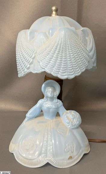 L. E. Smith Southern Belle Glass Lamp - 9" image