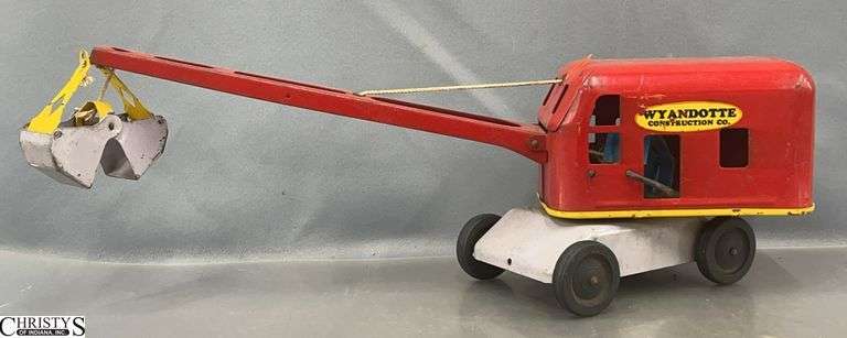 Vintage Wyandotte Metal Crane, Overall 21x6.5" image