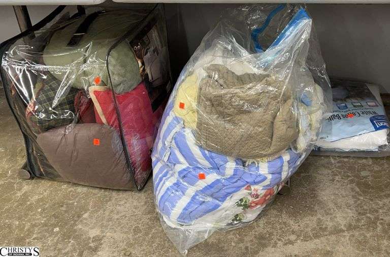 Bagged Soft Goods Bedding, Throw Pillows image