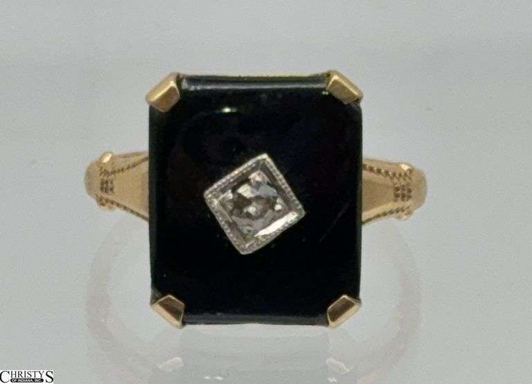 14K Marked Onyx and Diamond Center Size 7.5 Band image