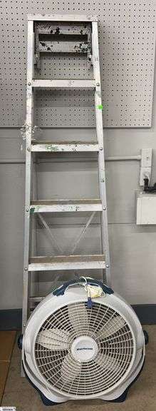 6ft Aluminum Ladder and Windmachine Fan - 23" of fan image