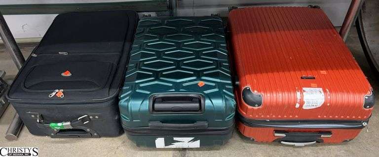 3pcs of Luggage, Largest 19x27x11" image