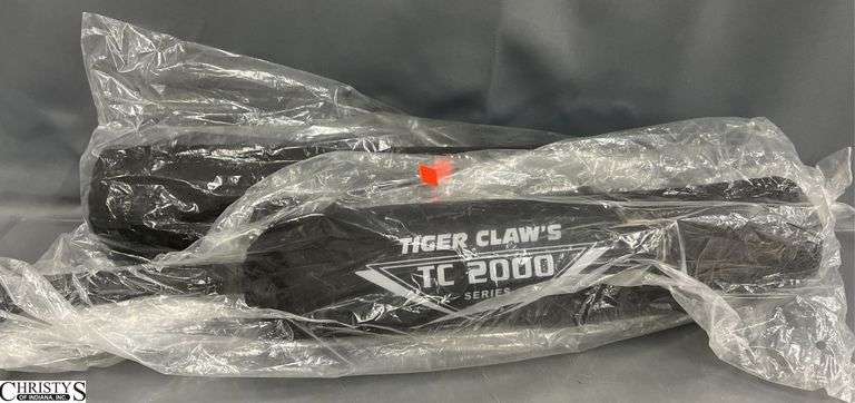 2 Tiger Claws TC 2000 Series Action Bats image