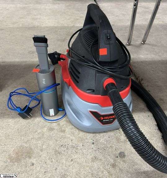 Husky Wet/ Dry Vac & Brigii Small Hand Vac image