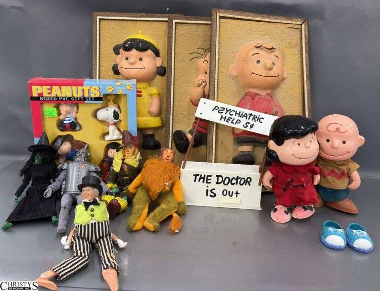 Vintage Peanuts Charlie Brown Characters, Wall Hangings, Gift Set, Wear and damage to wall hangings and characters. Wizard of Oz Dolls - some wear. 14" x 8" of wall hanging image