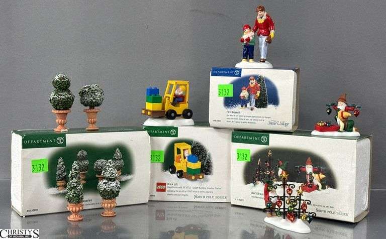 Department 56 North Pole & Snow Village Figurines (4) image