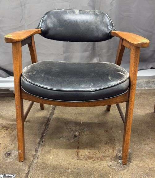 Mid Century Gunlocke Style Armchair - 25" x 29" - 17" seat image
