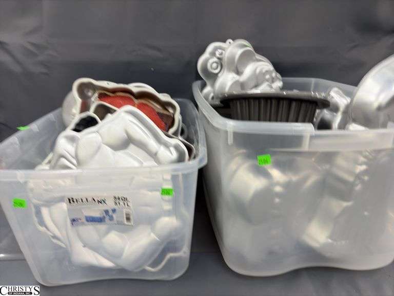 2 Totes Character Aluminum Cake Pans - Approx 22 image