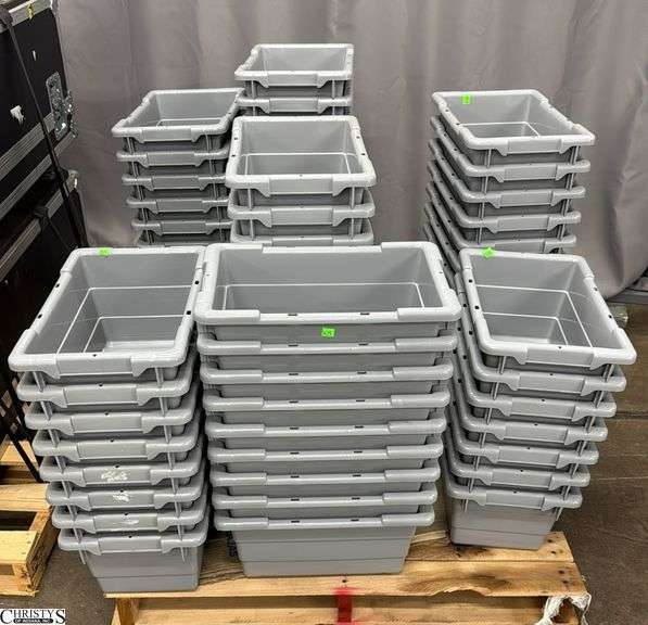 Pallet of Plastic Quantum Storage Systems TUB1711-8 image