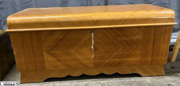 Lane Cedar Chest With Key 47x19x22" image