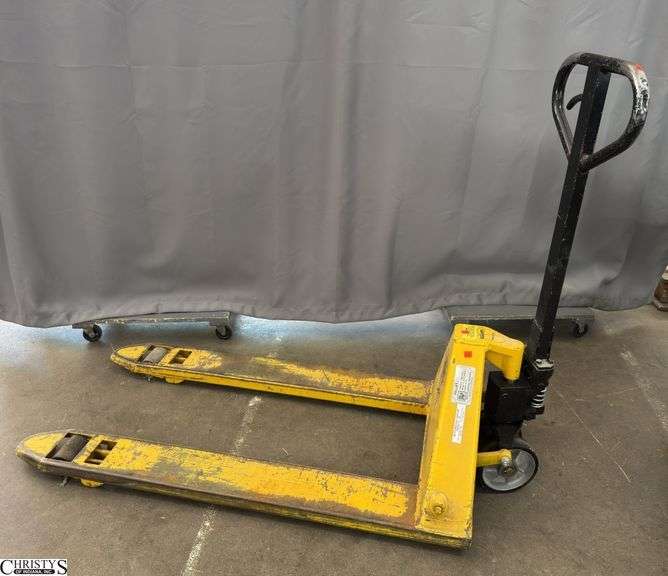 5000lbs Pallet Jack image