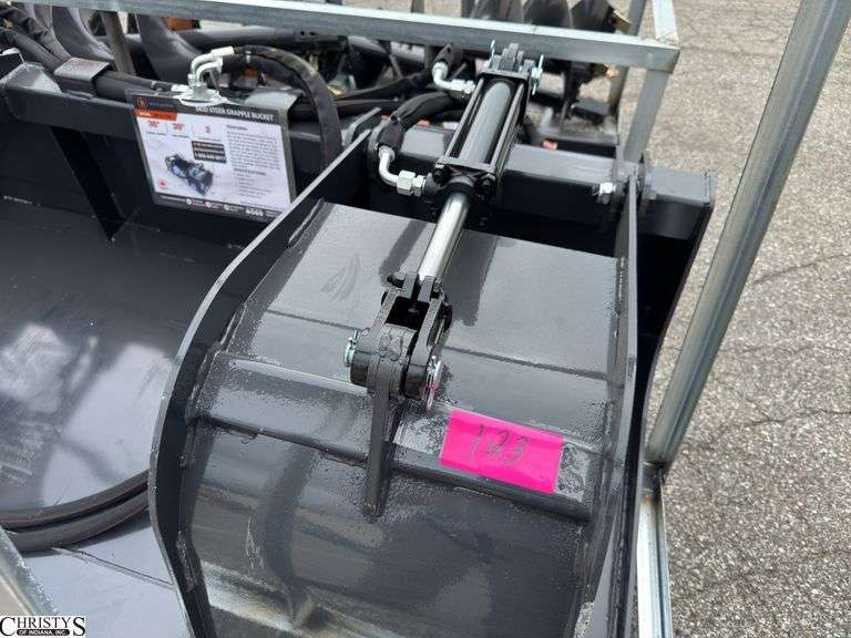 2025 Wolverine Grapple Bucket GB-11-72W