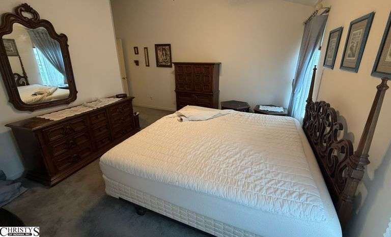 5pc Bedroom Suit King Size bed, with Queen Headbaord, Armoire 44x20x57 image