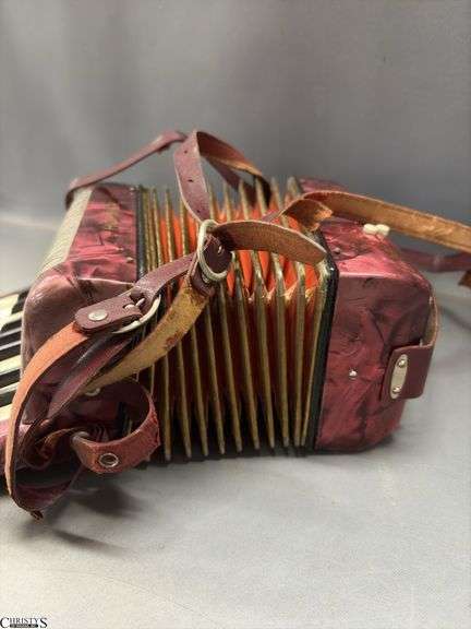Hohner Mignoni Accordion Wear to the Strap