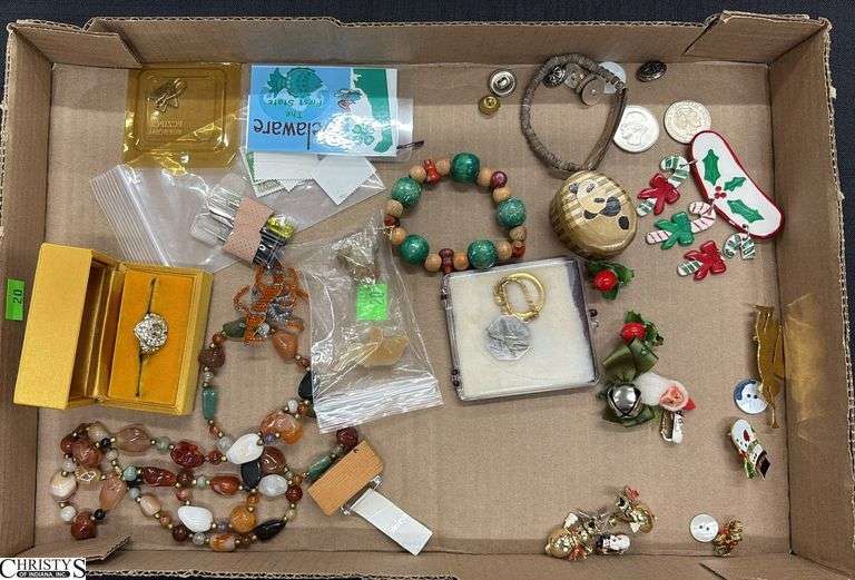 Ladies Costume Holiday Jewelry, Beaded Necklace, Costume Ring, Trinkets