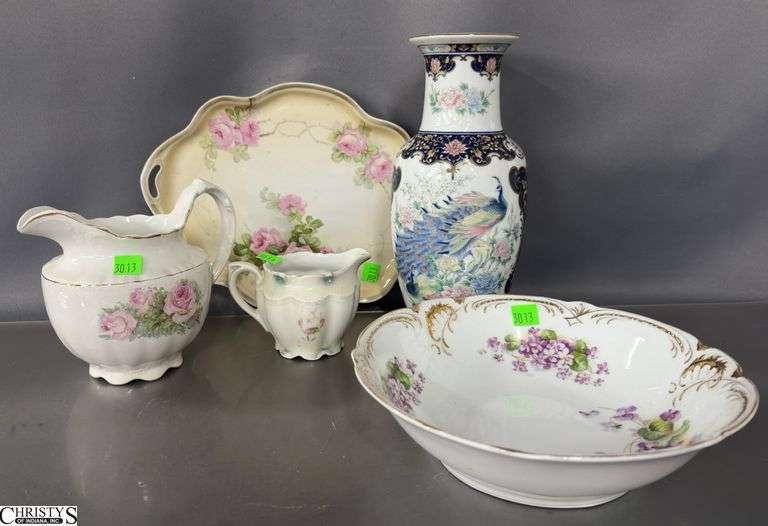 4pcs Floral Motif China, Asian Influence Decorative Vase - Prussia, Florence, and others - 10.5" of vase image