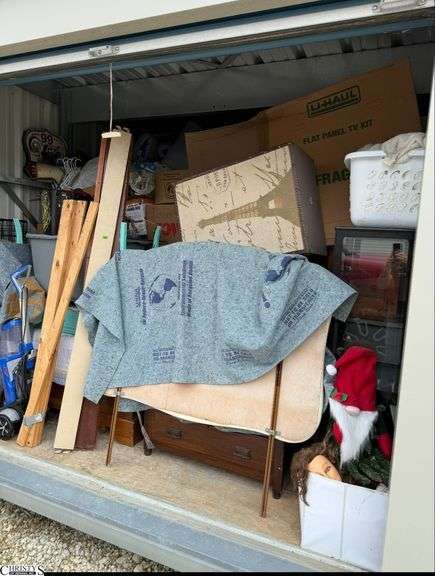 10x10 Unit. You have 48hours after auction closes to clean out the unit