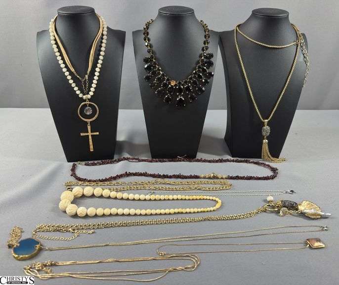 11 Chains / Necklaces image