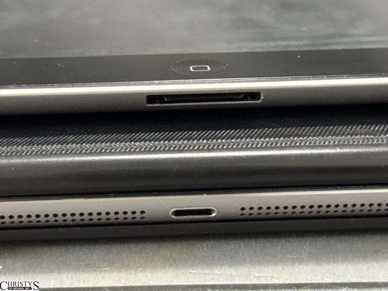 2 iPads Untested