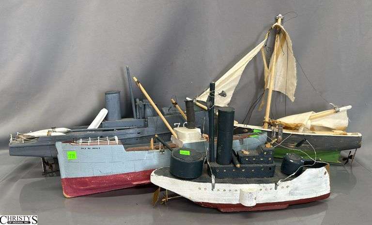 4 Wooden Decor Boats - 20" of largest - Some wear image