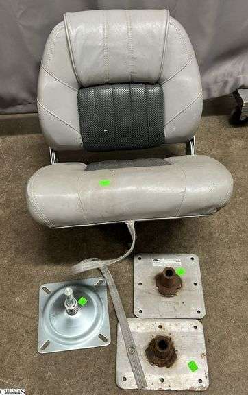 Boat Seat and 3 Mounts image