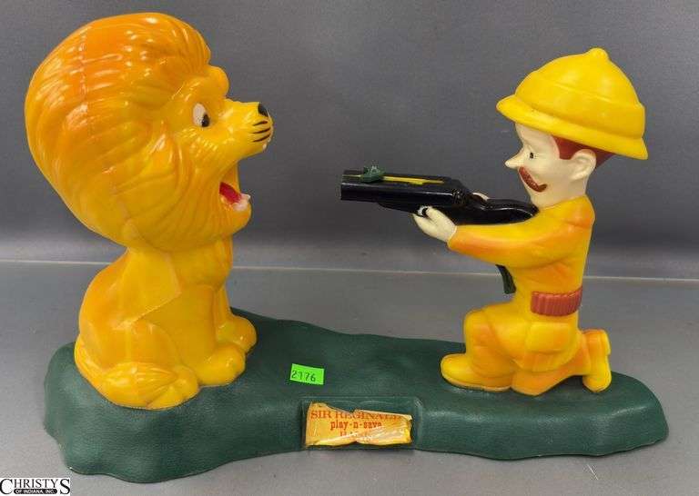 Sir Reginald Play N Save Plastic Bank - 15" x 9" image