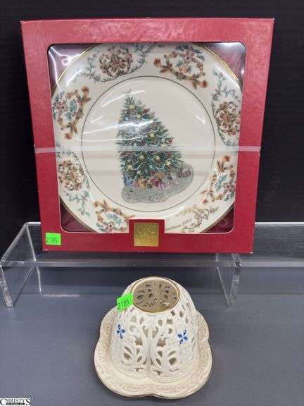 Lenox 2001 Christmas Plate and Votive Luminary - 10.5" of plate image