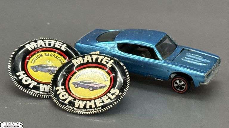 Hot Wheels Red Line Custom Barracuda and 2 Buttons - Shows Wear - 3"