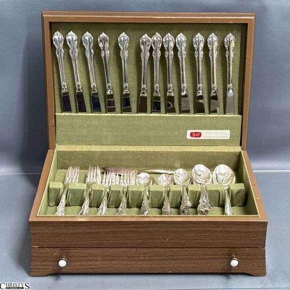 1847 Rogers Bros "Reflection" Silverplate Flatware Set image