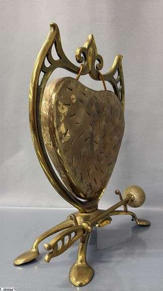 Hammered Brass Dinner Gong 9x12" With Striker