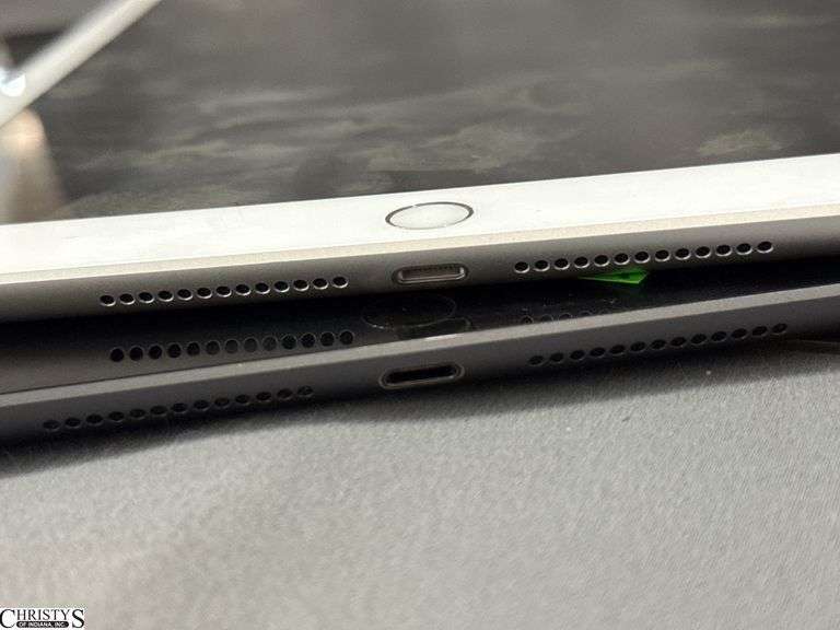 2 iPads Untested