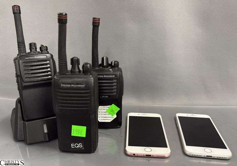 2 iPhones Untested, 3 Walkie Talkies image