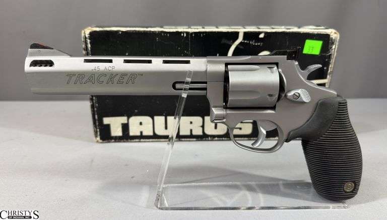 Taurus Tracker Revolver cal. .45 acp. SN: VF953758 in Box