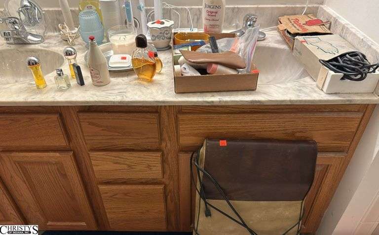 Bathroom items image