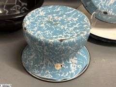 3 Swirl Enamel Pot, Bowl, 2 Pots - 2 Enamelware Plates - Some wear, chipping - 10" of plate