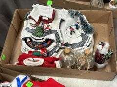 Goebel Figurines, Santas, Ornaments, Tree Toppers, Christmas