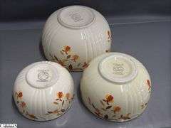 4 Hall's Jewel Tea Mixing Bowls - 9" x 5" of largest