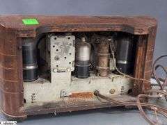 Tube Radio, Missing Back 10.5" Wide 6.5" Tall