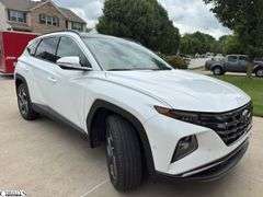 2022  HYUNDAI  Tucson Drive to Christy’s Has some damage inside drivers back door see photos