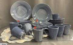 Country Blue Pottery Barn Dishes, Service For 8 Dinner, Salad, Soup Bowls, Mugs with 10 Place Mats